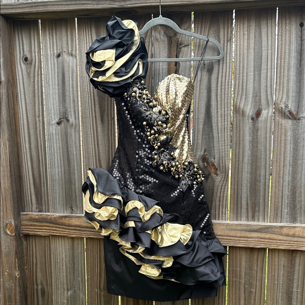 Vintage 1991 Alyce Designs Black and Gold Sequin Prom Dress with Ruffles